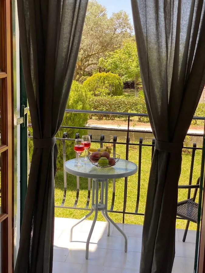 Lemon Tree Apartments B C Argostolion Yunanistan