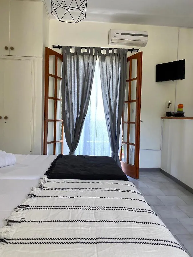 أرغوستولي Lemon Tree Apartments B C